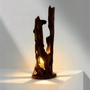 Unikatna Rustikalna Stolna Lampa – Ručno Rađena Skulptura od Drveta - "Dark Mody"