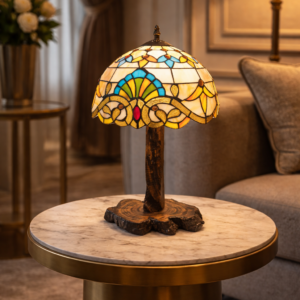 Lumière Royal – Tiffany Staklena Stolna Lampa u Luxury Vintage Stilu
